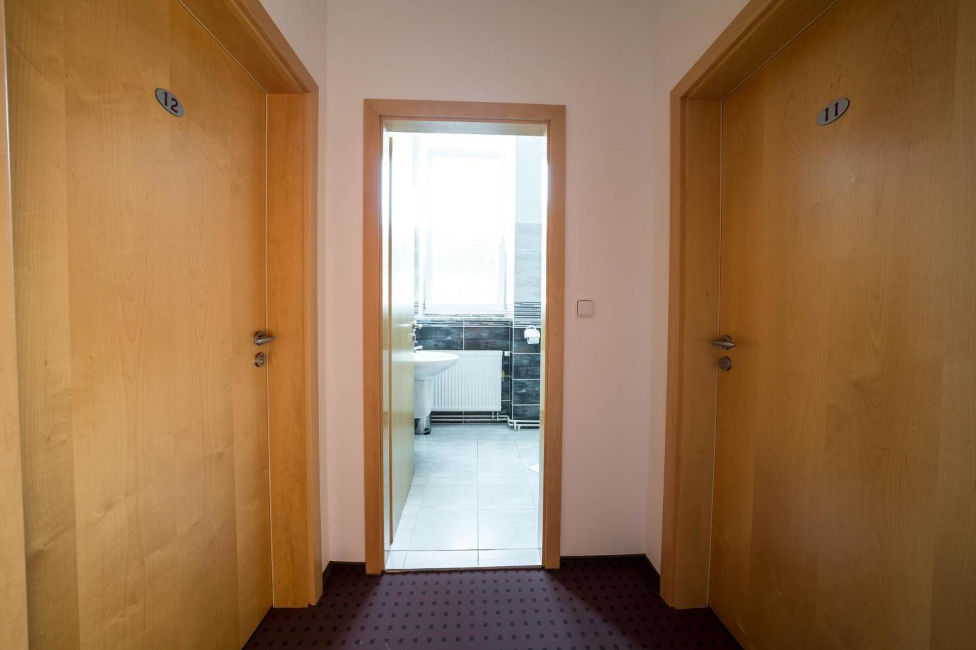 Mini Hotel Akord オストラヴァ エクステリア 写真