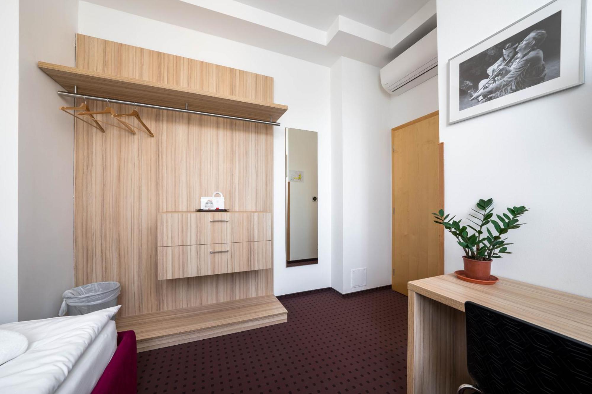Mini Hotel Akord オストラヴァ エクステリア 写真