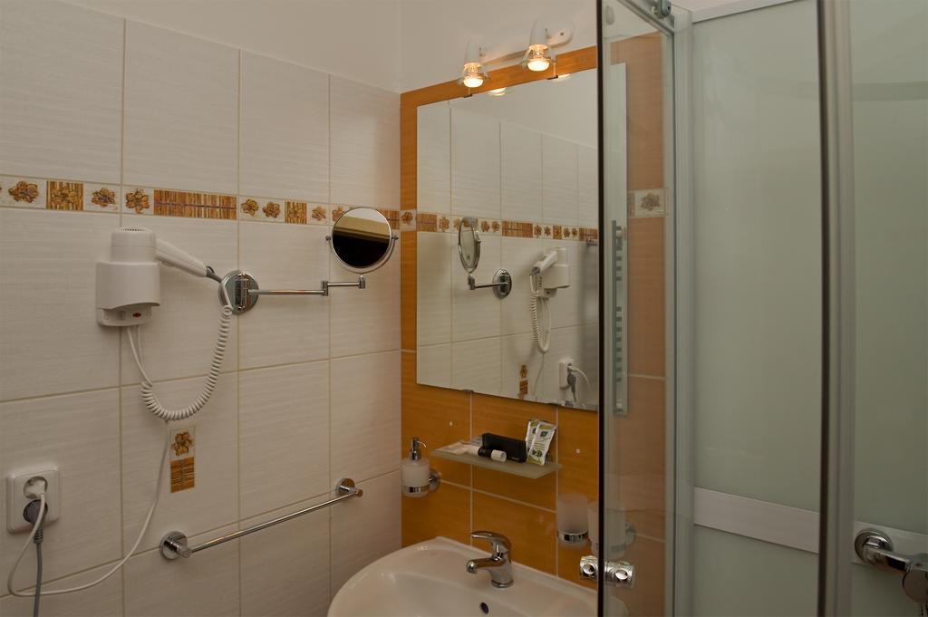 Mini Hotel Akord オストラヴァ エクステリア 写真