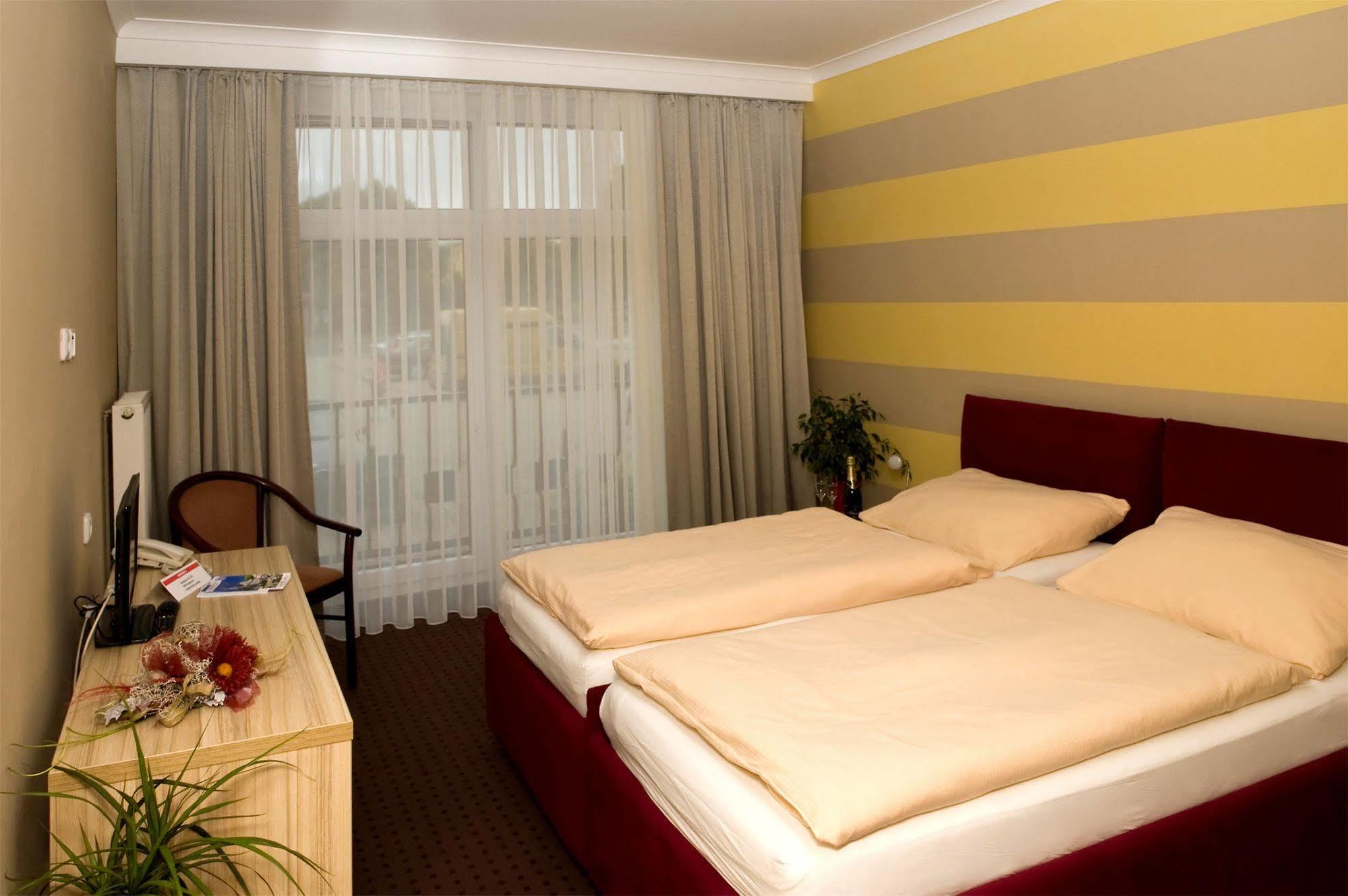 Mini Hotel Akord オストラヴァ エクステリア 写真